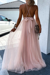 Vestido de noche con escote en V y malla de encaje liso